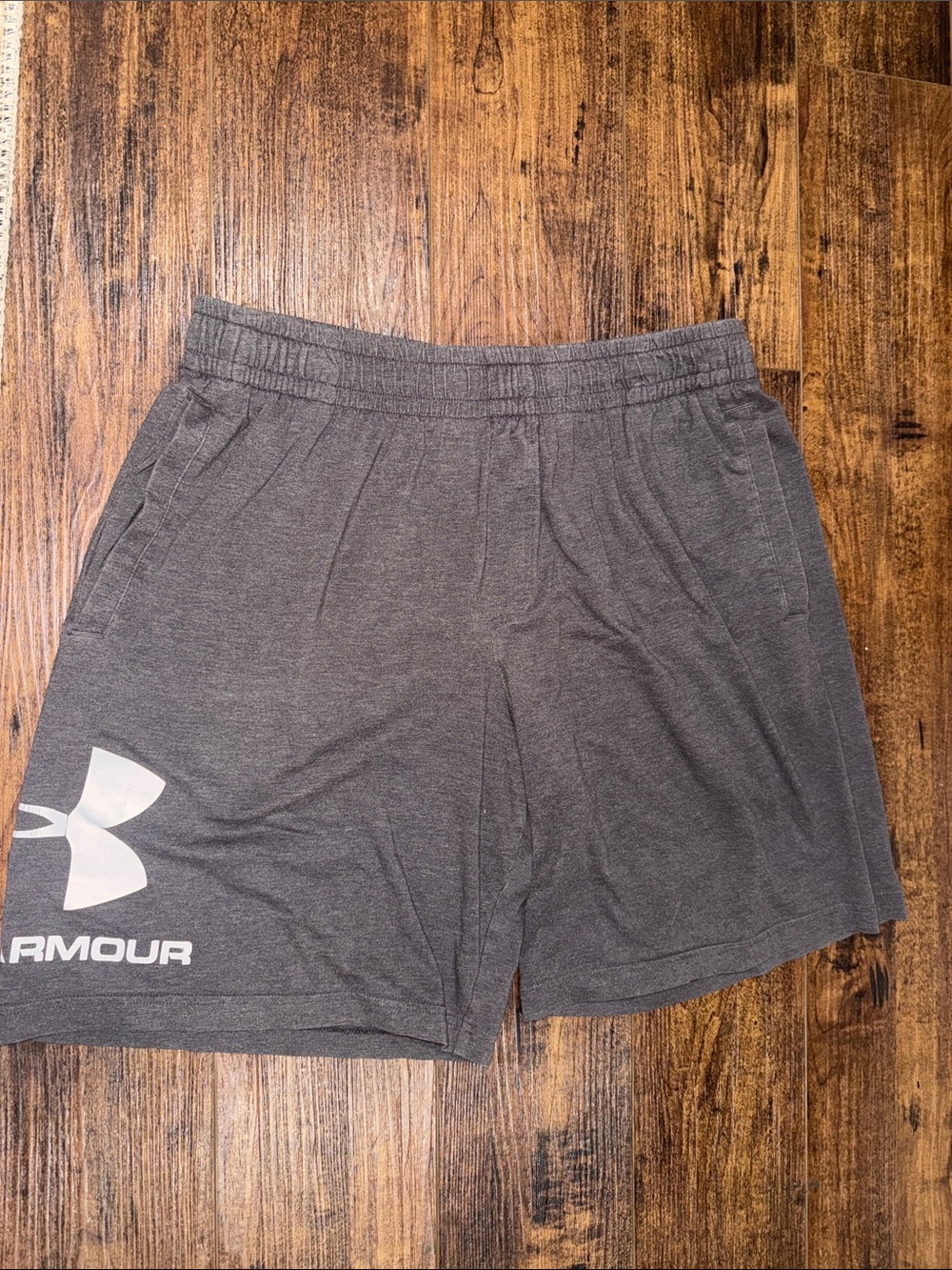 Under Armour Men’s Charcoal Gray Athletic Shorts with Logo